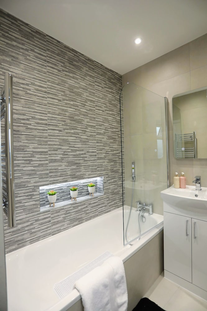 Фото Stanhope Road Apartments