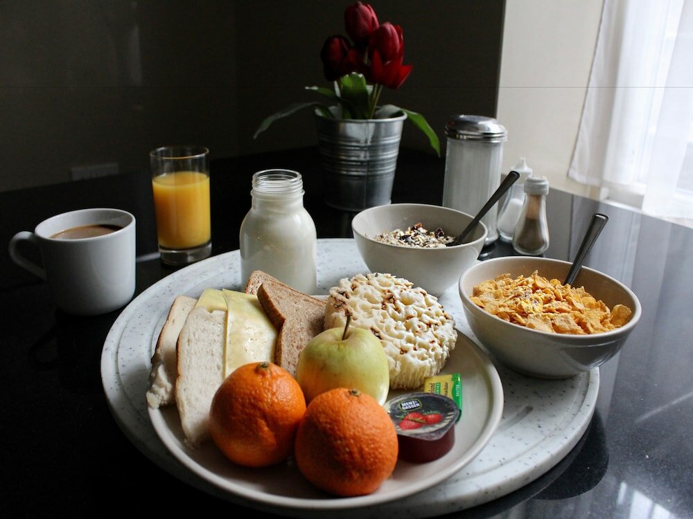 Фото Huttons Hotel