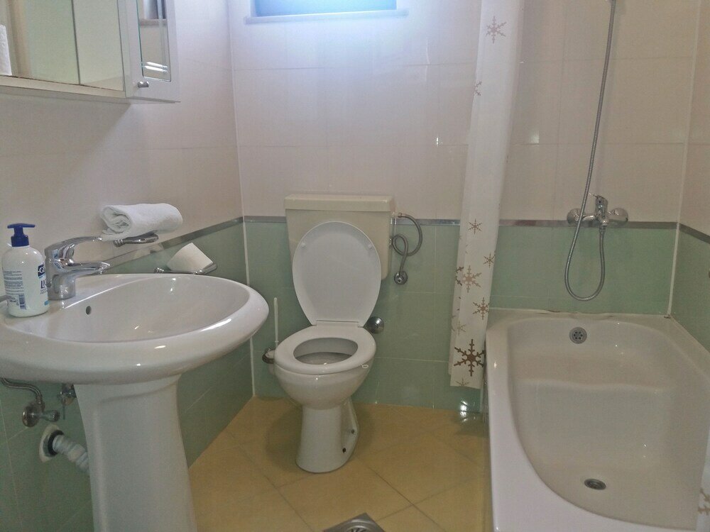 Фото Villa Oasis with swimming pool