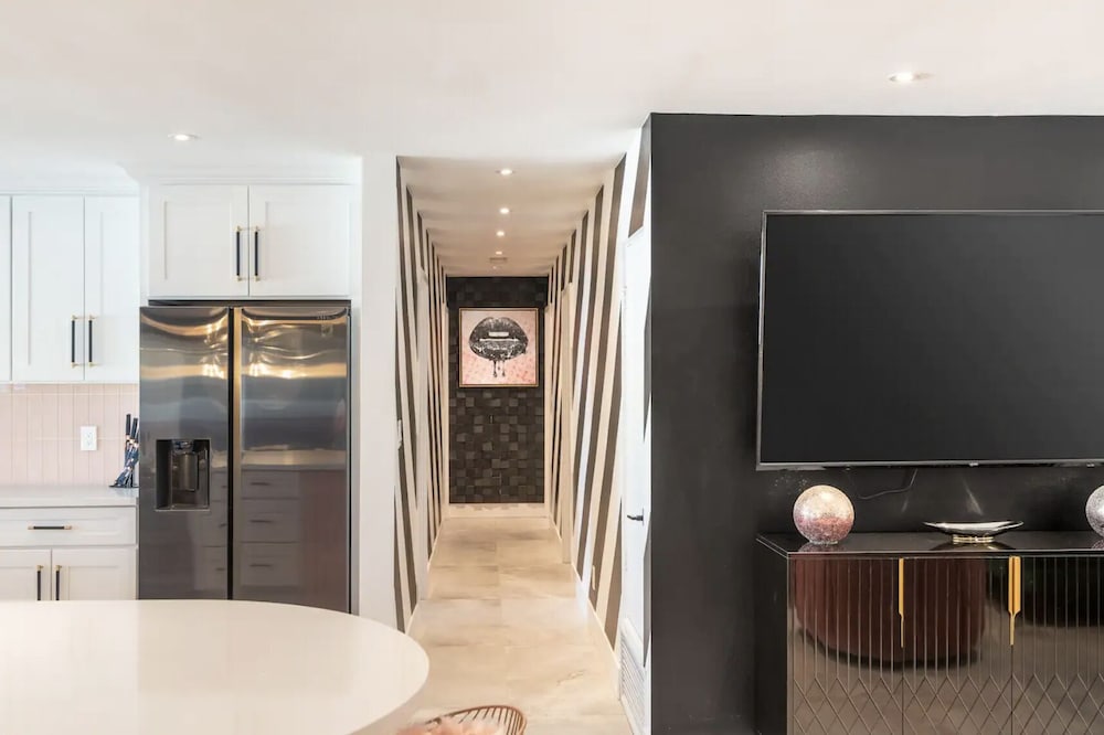 Фото Side by Side Lux Homes