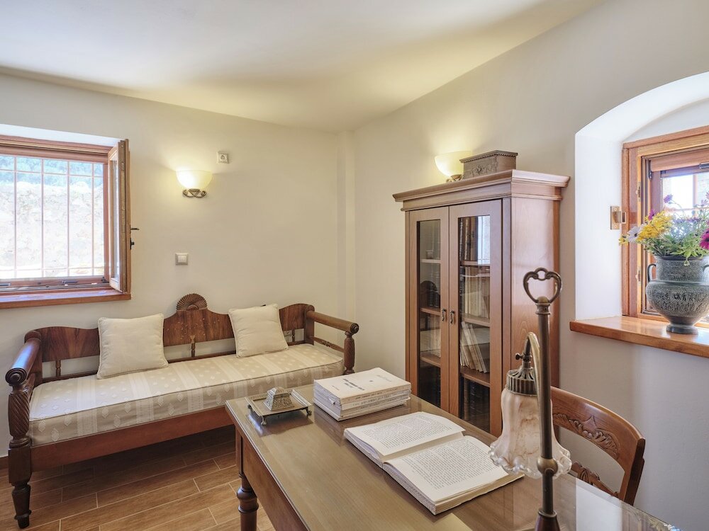 Фото Petreas Tower