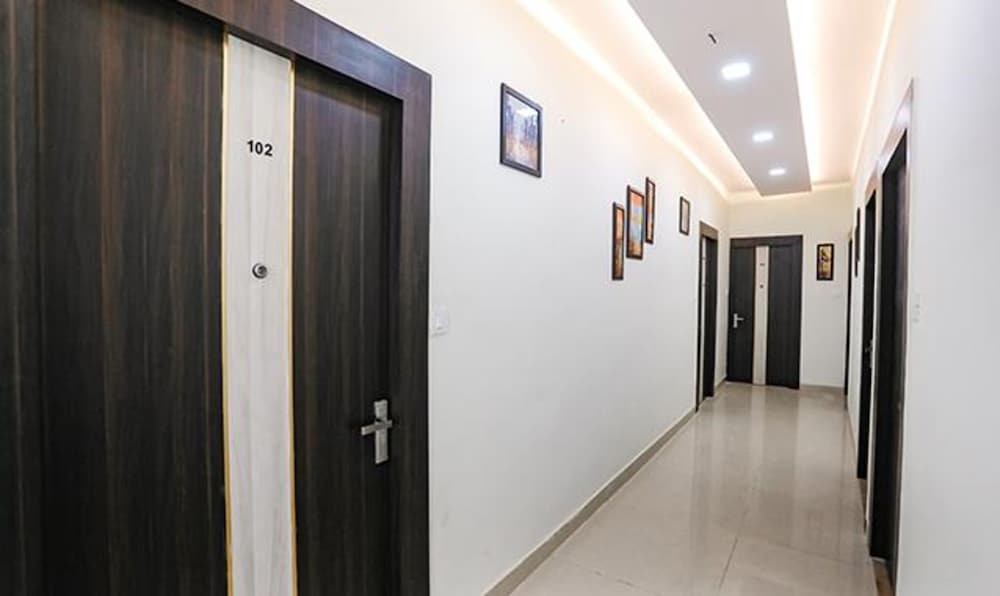 Фото Fabhotel Atharv Palace