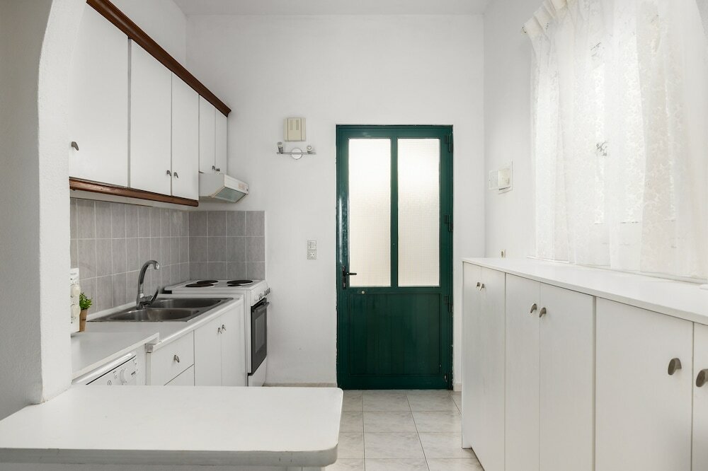 Фото Four-Bedroom Villa Eleni by Konnect, with Private Pool & Stunning Seaview