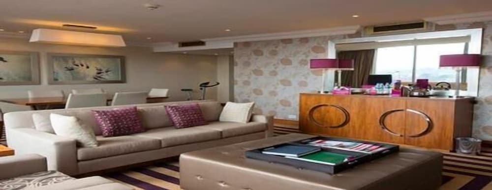 Фото Monomotapa Hotel