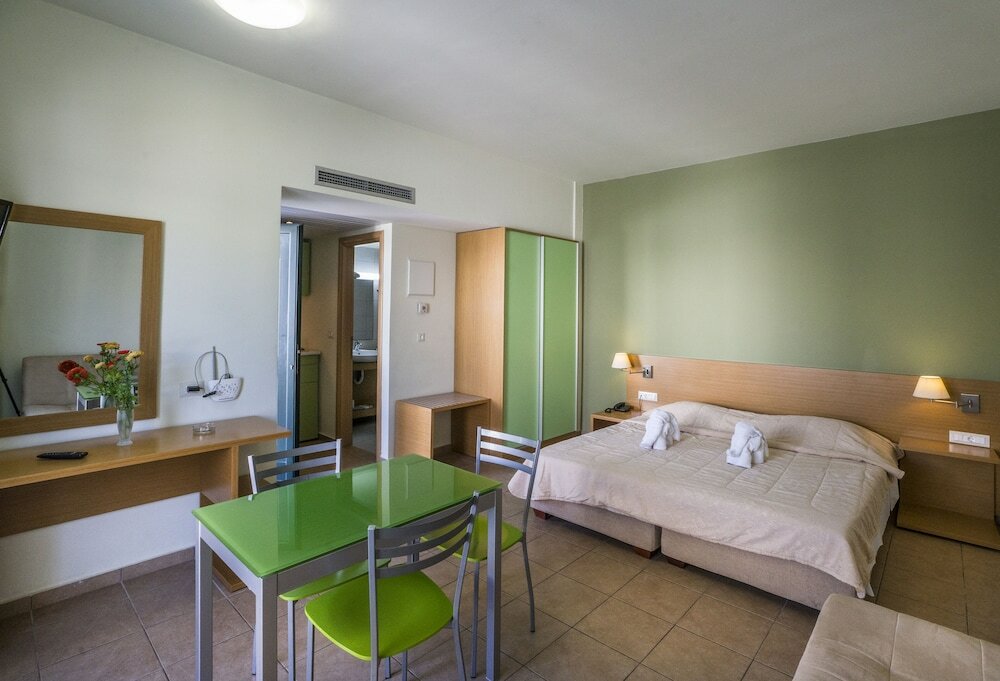 Фото Athina Beach Hotel