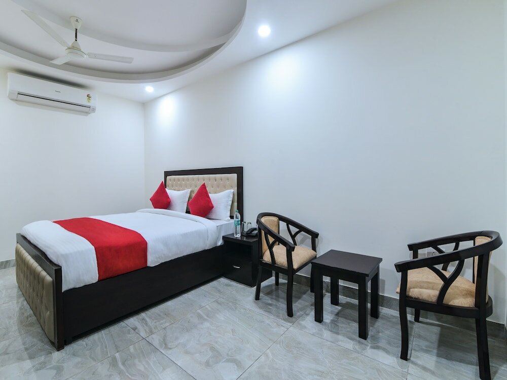 Фото Oyo 25086 Hotel Prince Plaza