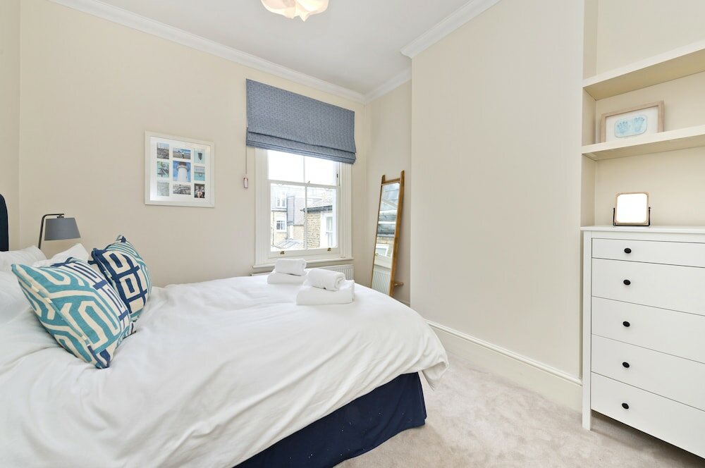 Фото Elegant Family Home near Wandsworth Common