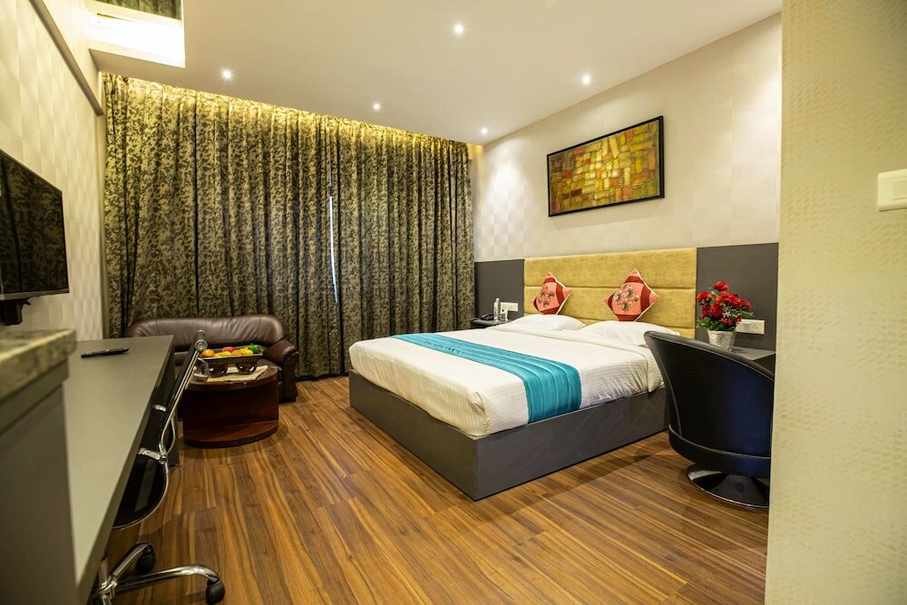 Фото Grand Seasons - The Business Hotel