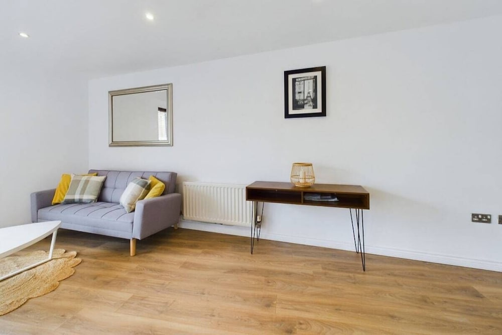 Фото The Battersea Sanctuary - Classy 1bdr Flat With Terrace