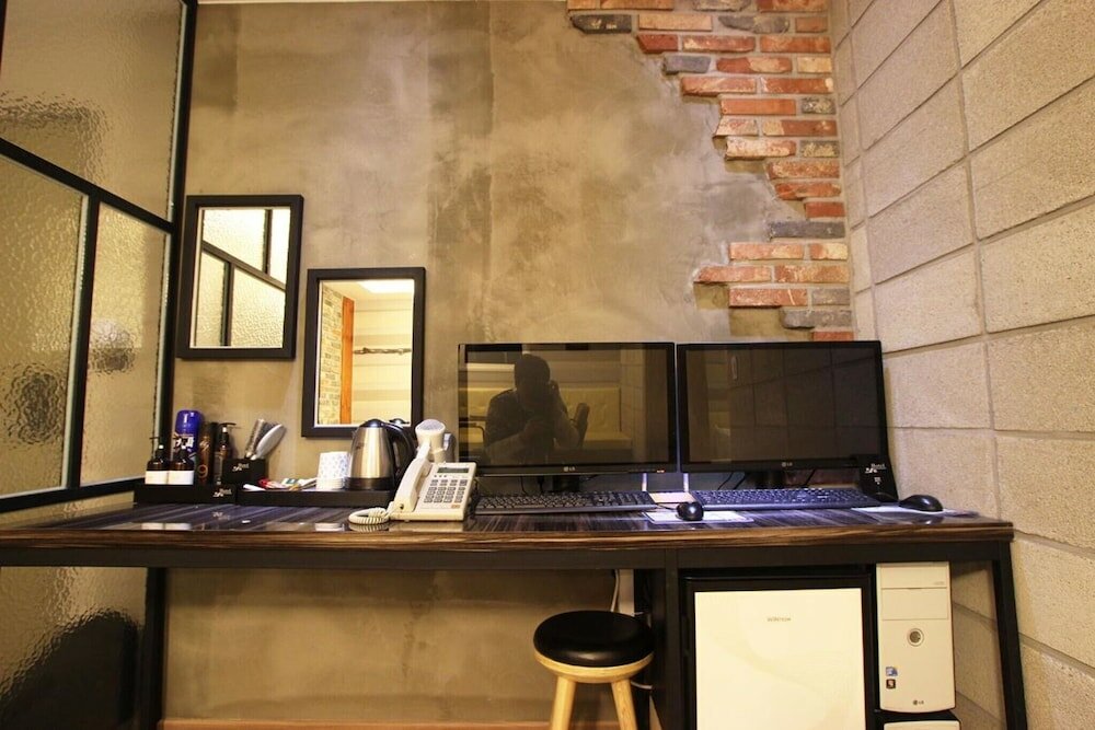 Фото Yeosu Hakdong Ja Self Check-in Motel