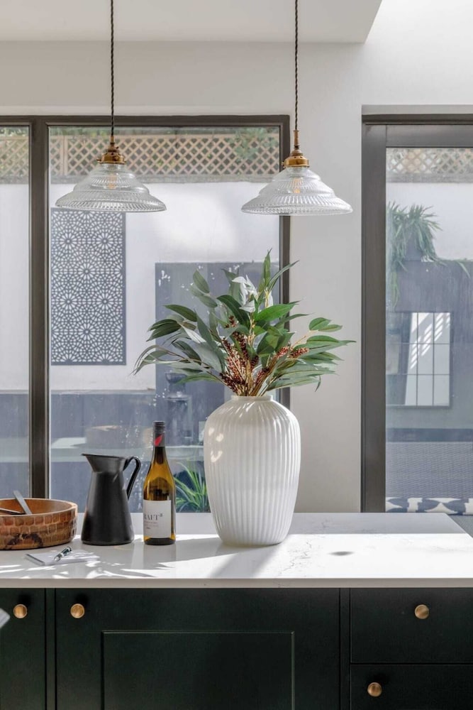 Фото Contemporary Elegance - 2bd Flat, Clapham!