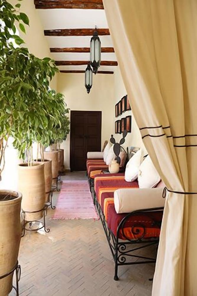 Фото Riad Assaada