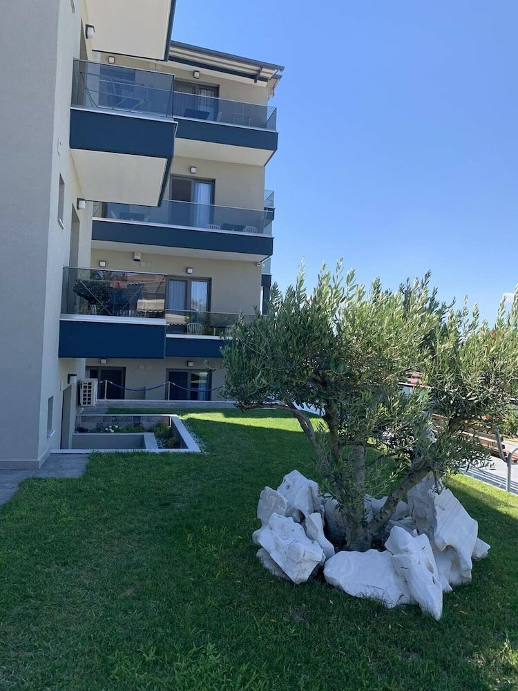 Фото Asteras Studios