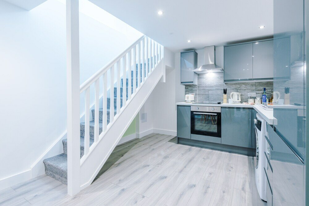 Фото One&Two Bedroom Luxe Apts near Trafford