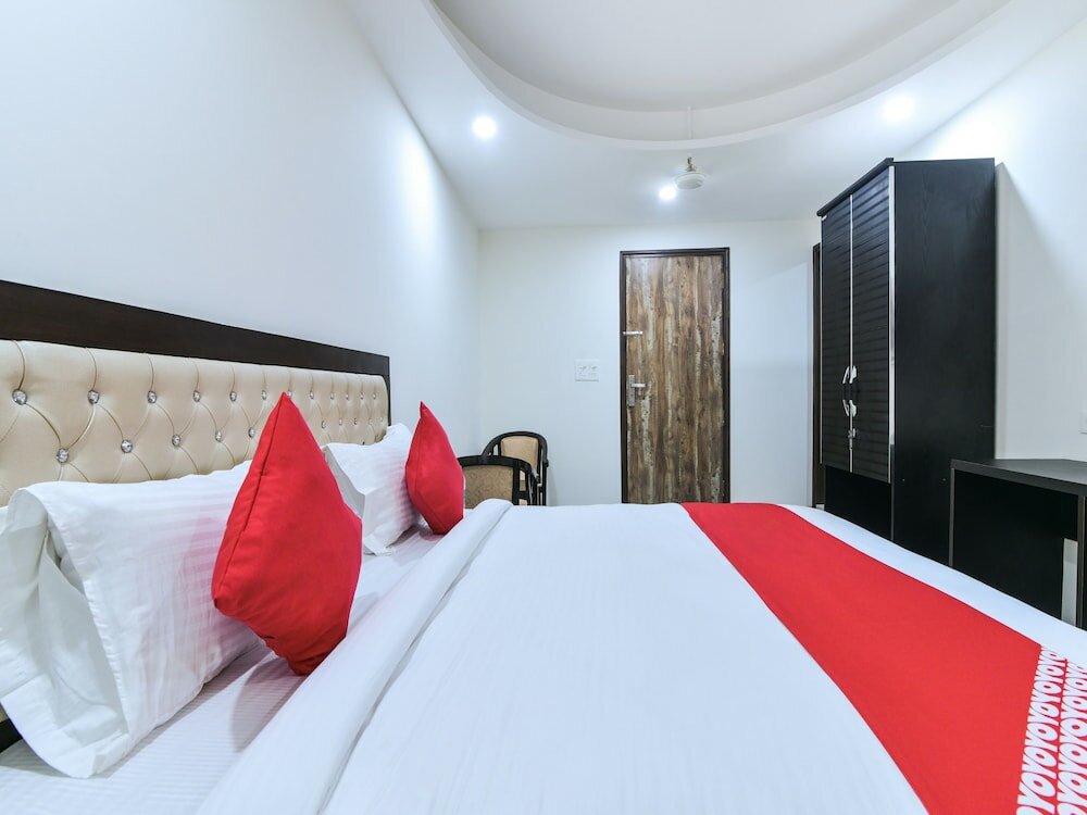 Фото Oyo 25086 Hotel Prince Plaza