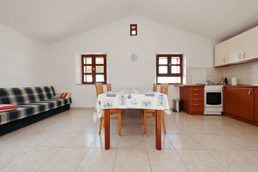 Фото Mari - Whole Island for you - H