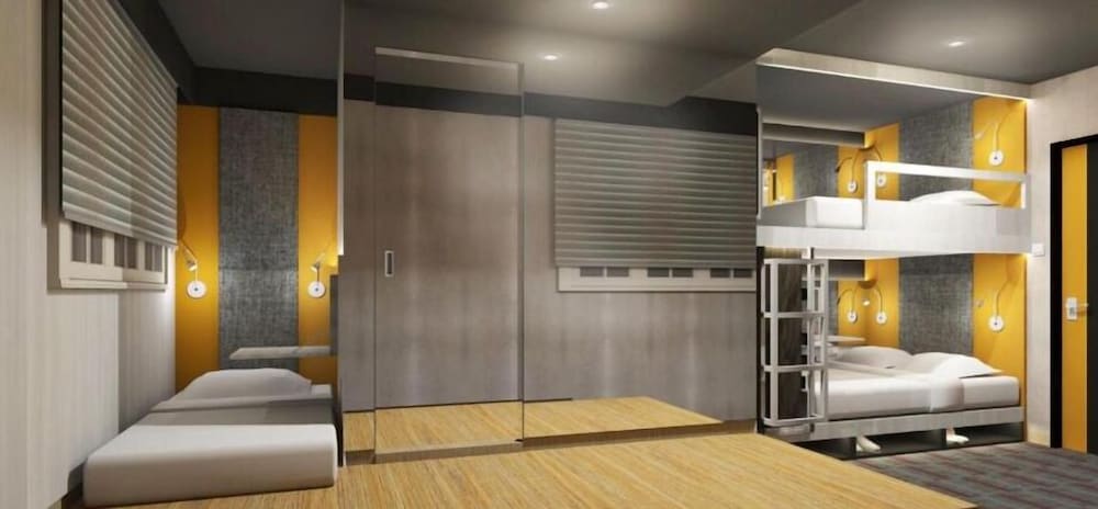 Фото CUBE Boutique Capsule Hotel Chinatown