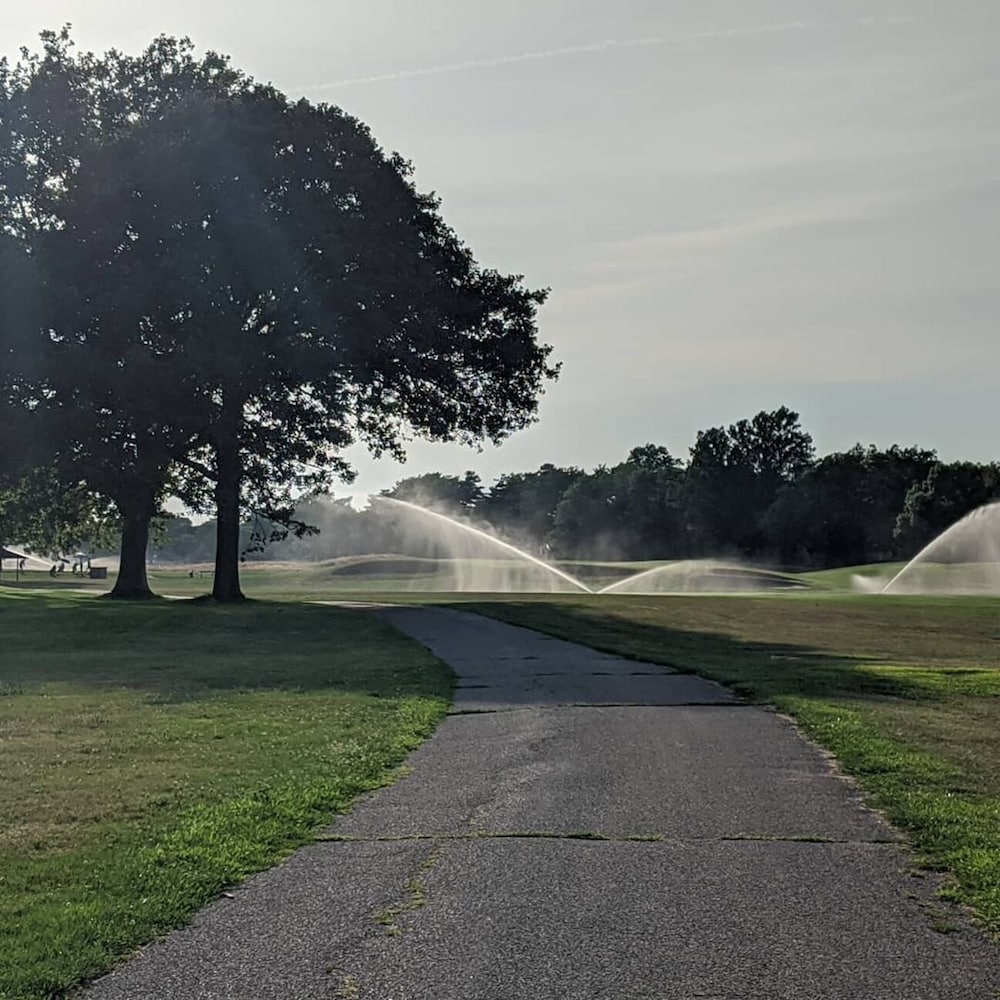 Фото Yachtsman's Cove with 3-Levels