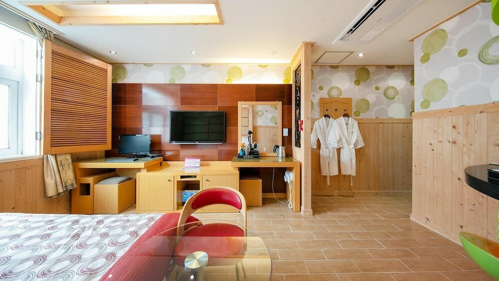 Фото Yeosu King Pension Tel