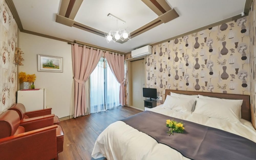 Фото Yeosu Expo Pension Hotel