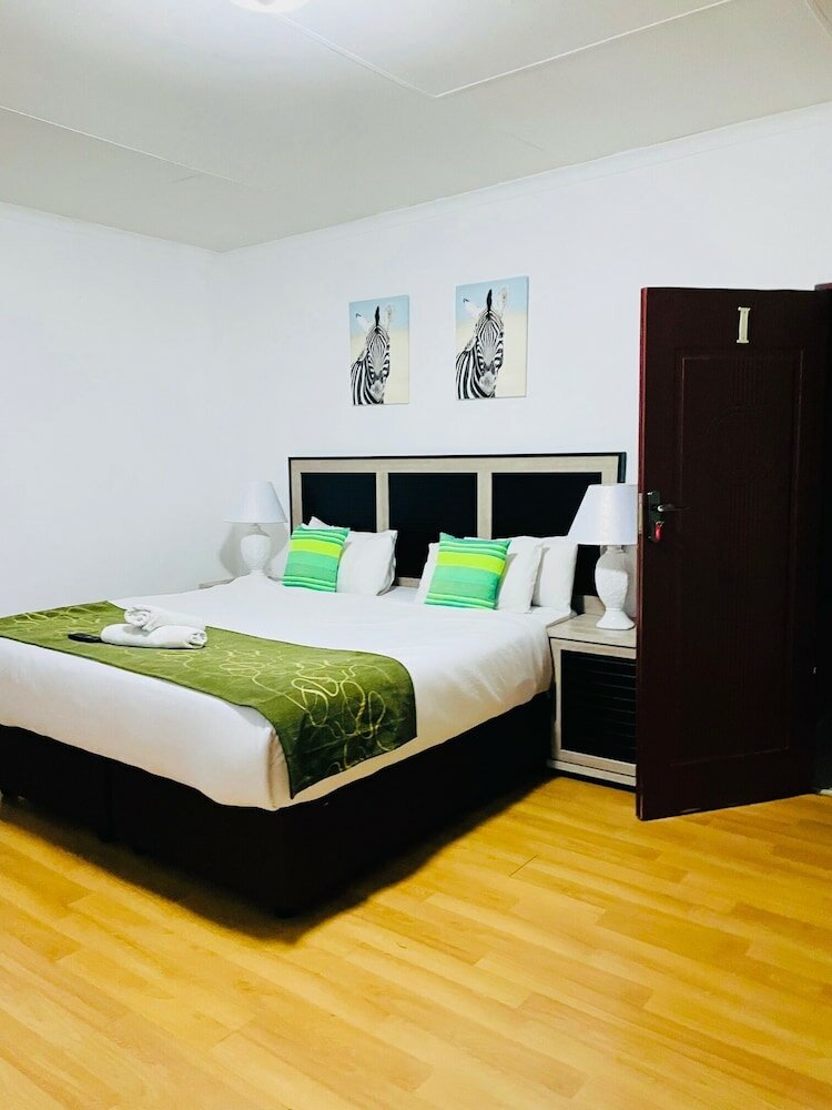 Фото Airport Royal Guest House