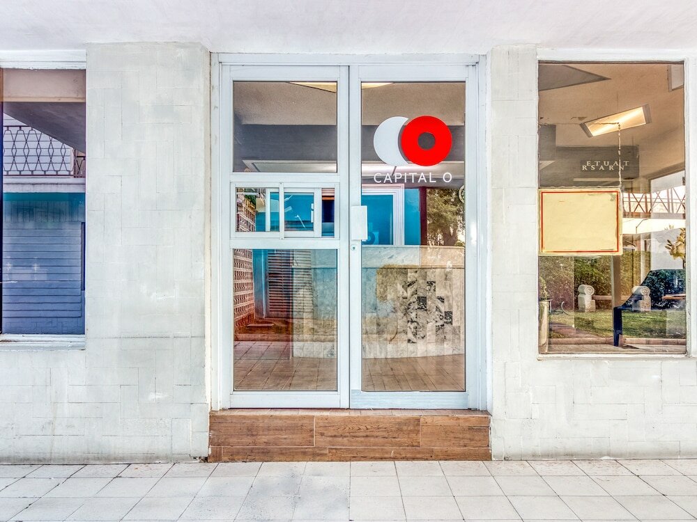 Фото Capital O Hotel La Siesta, Gómez Palacio