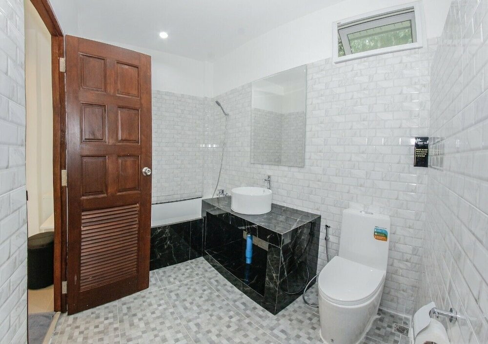 Фото Naiwok Hills