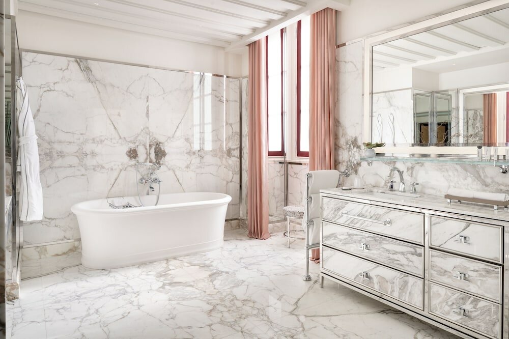 Фото Portrait Milano - Lungarno Collection