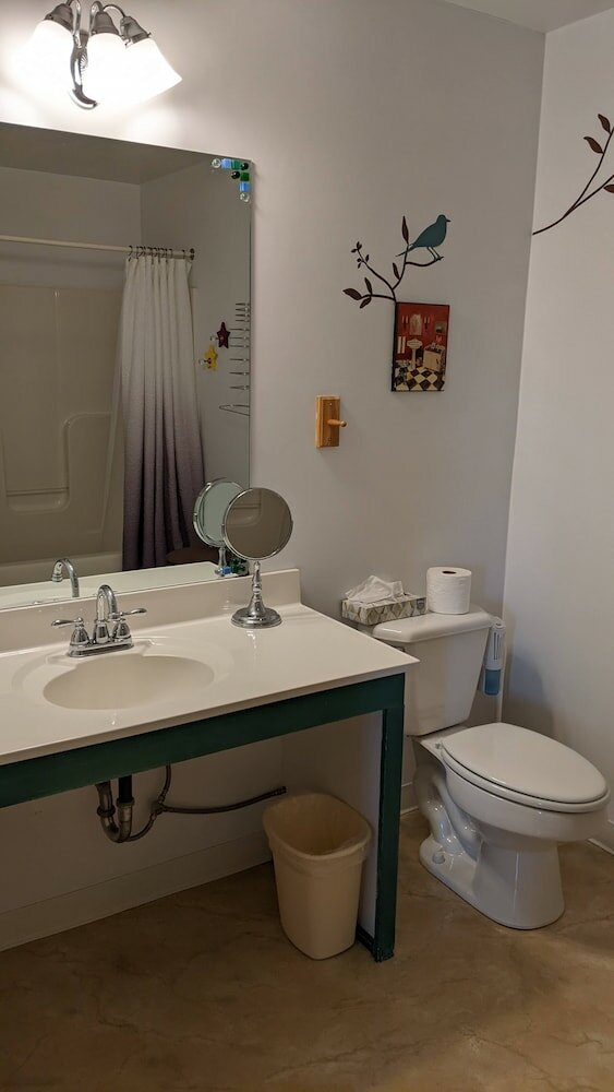 Фото The Meadowlark Inn