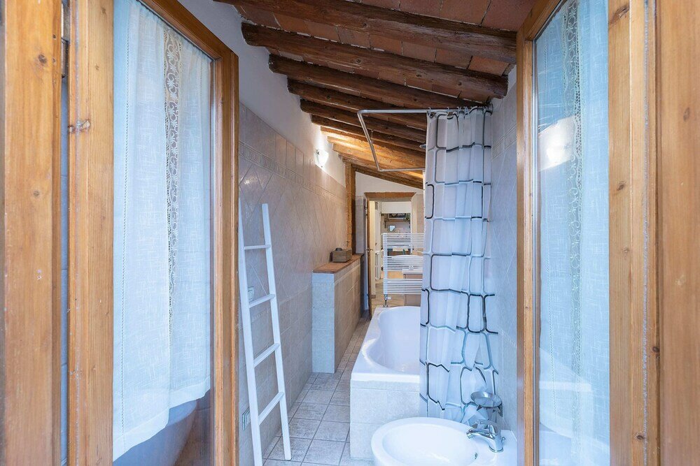 Фото Sanzanobi Nest-hosted by Sweetstay