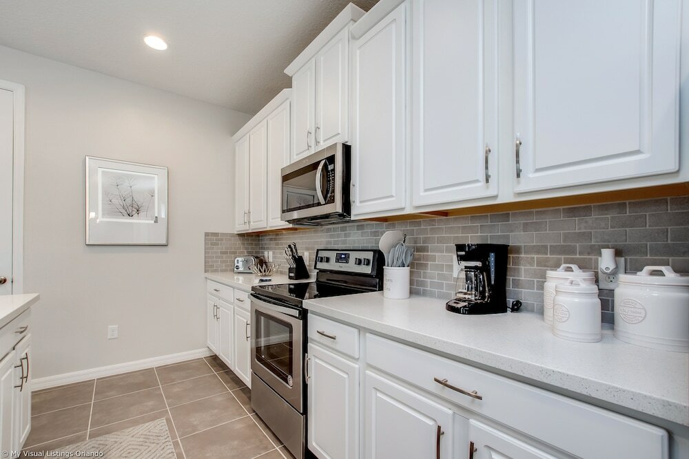 Фото Spectacular 6 Bedroom 5 Bathroom House