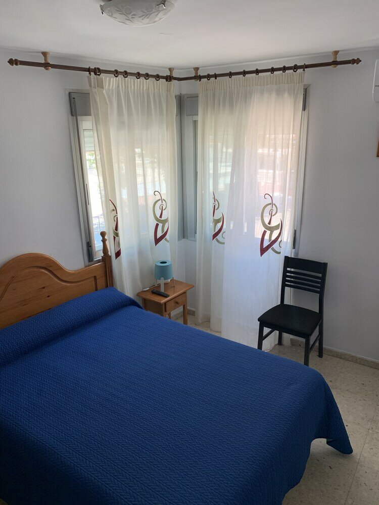 Фото Hostal Mediterráneo