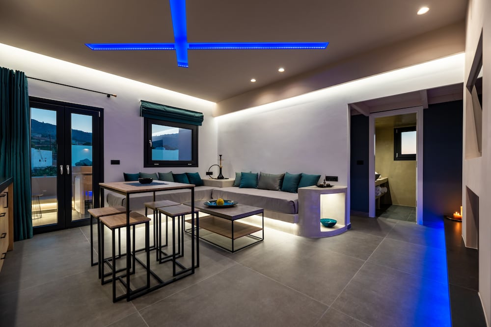 Фото The Penthouse Santorini