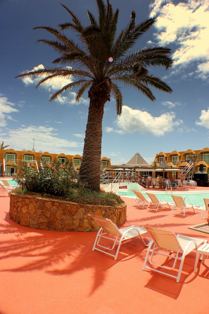 Фото Aparthotel la Piramide