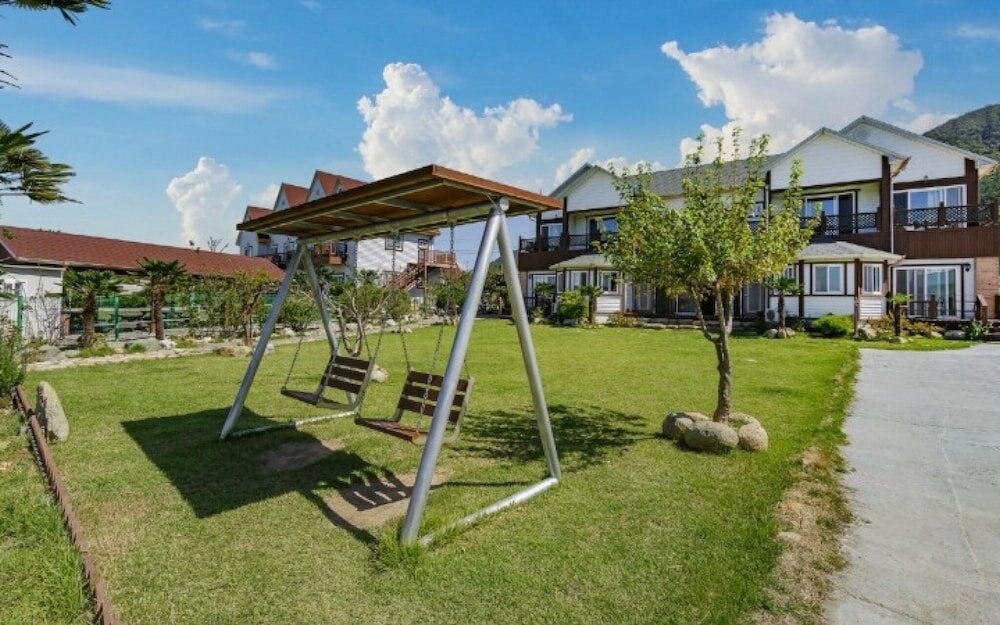 Фото Yeosu Glow Floor Pension