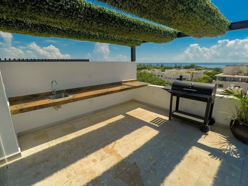 Гостиница Lovely 1 Br Apartment, 3 Blocks To Mamitas, Roof Pool Views, BBQ