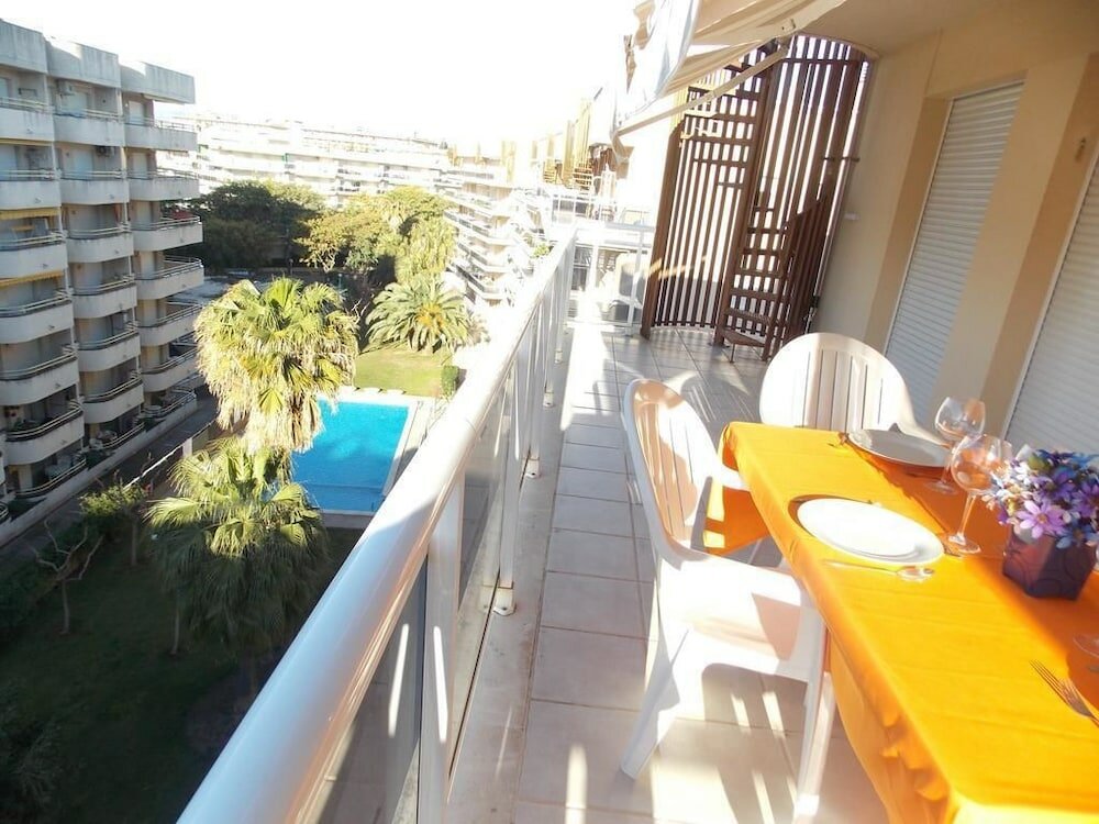 Фото Apartamentos La Llamada