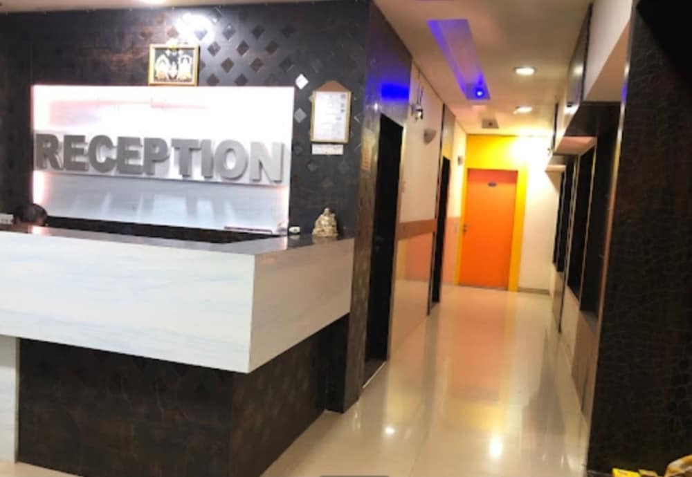 Фото IROOMZ Hotel Shree Krishna Palace