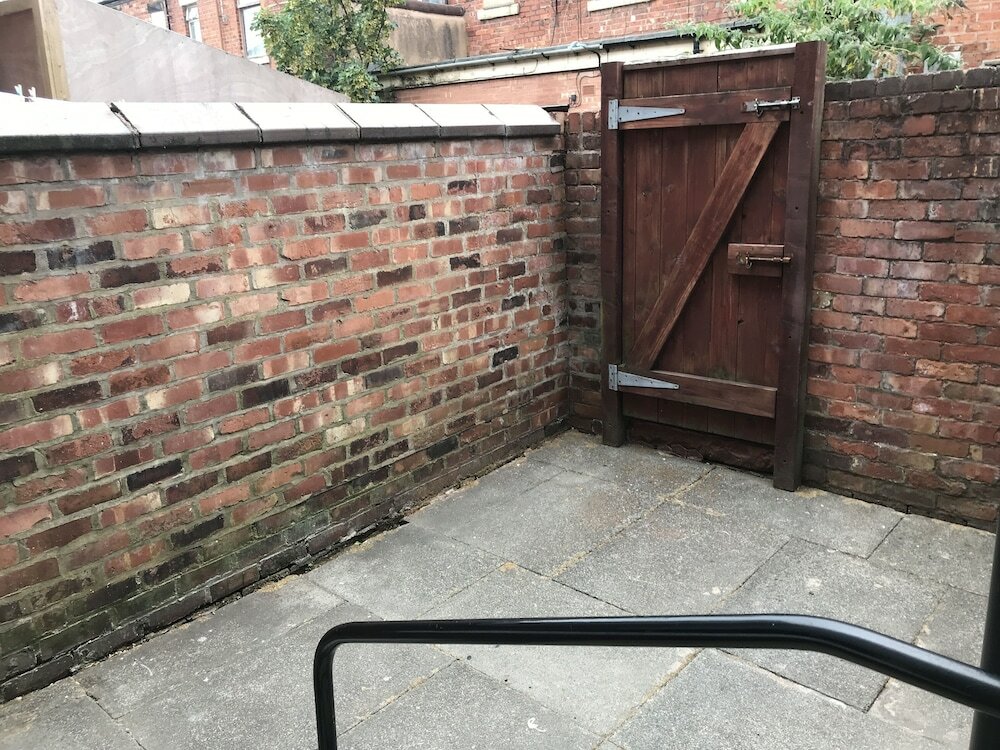 Фото Bright Spacious 3-bed With Office & Patio, Preston