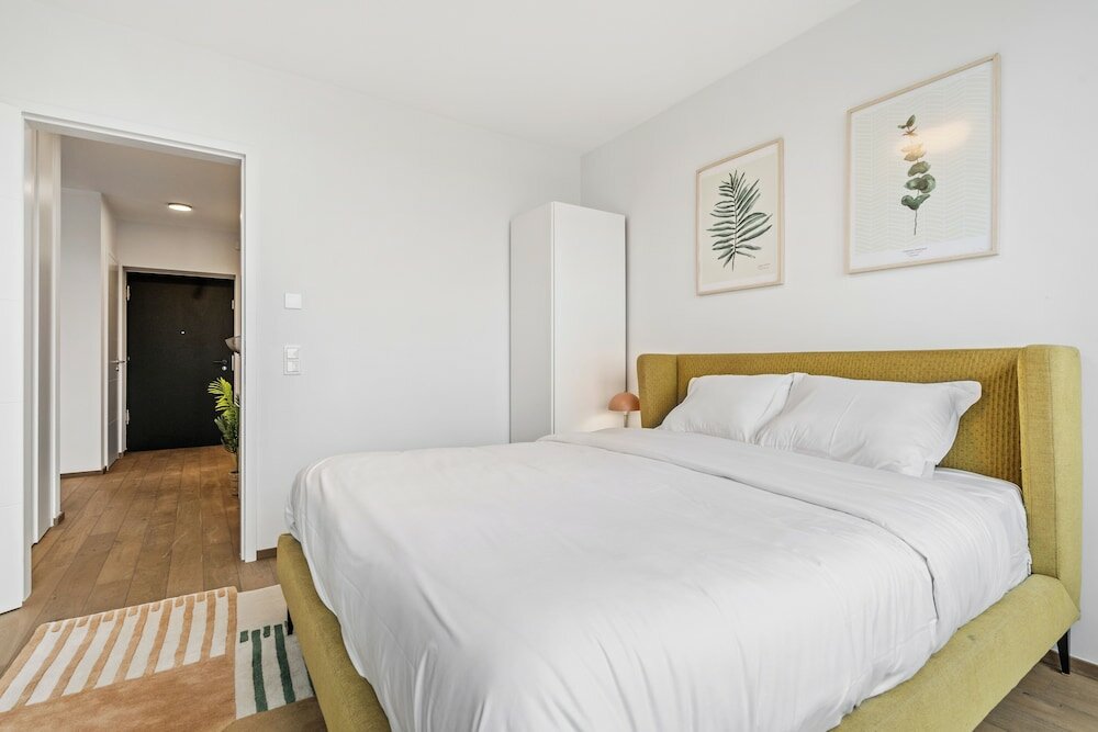 Фото Stylish Luxurious Apt w Pool & Gym Id214