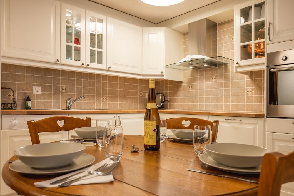 Фото Snowflake family apart. Ski in& out