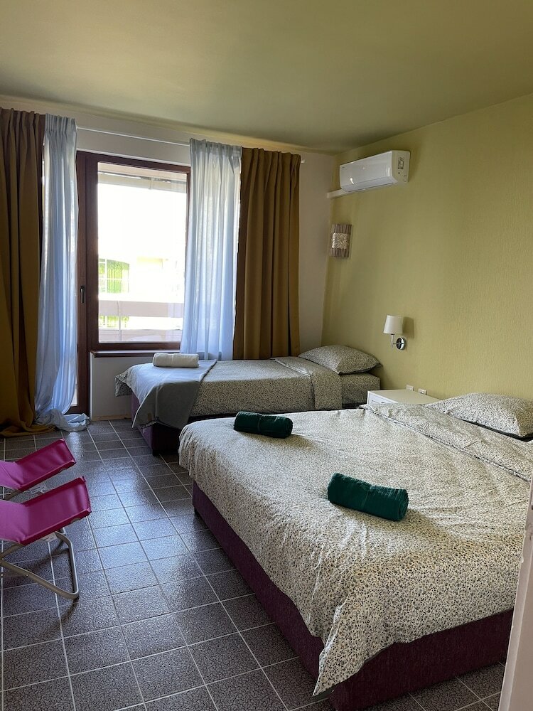 Фото Amadina Garden