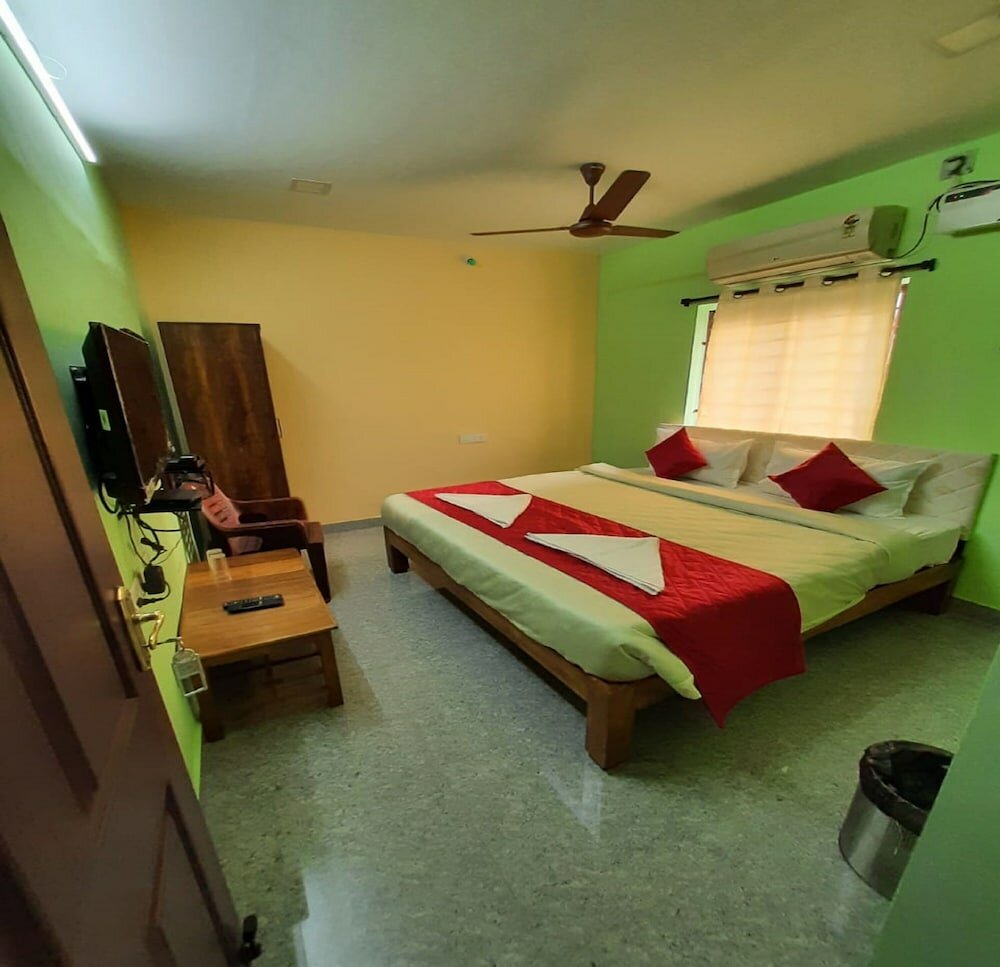 Фото French Park Inn