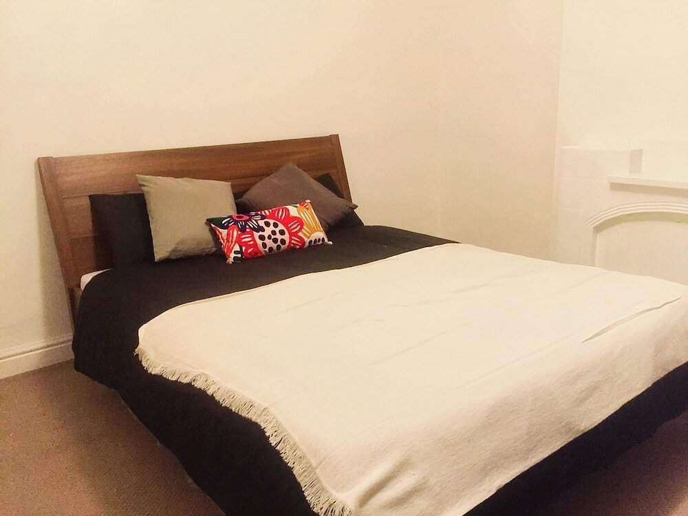 Фото North London Cottage