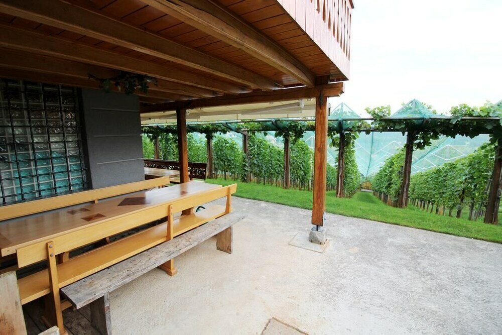 Фото Vineyard Cottage Stepan