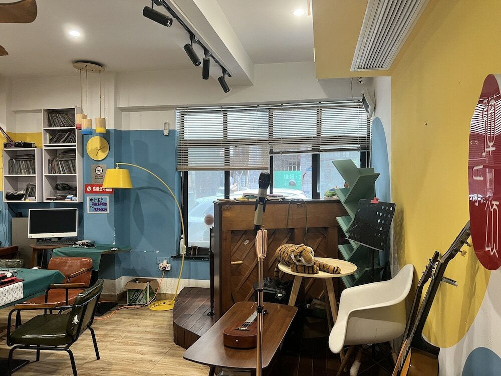 Фото Enjoy Youth Hotel