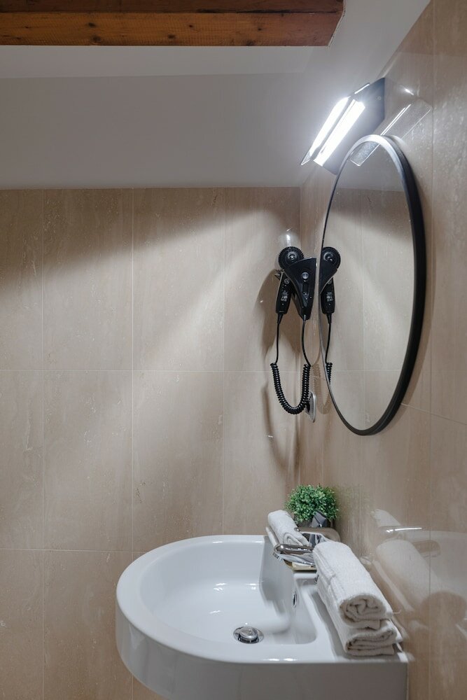 Фото Torre Capranica