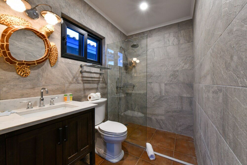 Фото Newly Renovated! Polynesian Themed in Noord!