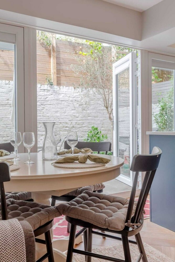 Фото Stylish 1 Bedroom Flat in Fulham With Patio