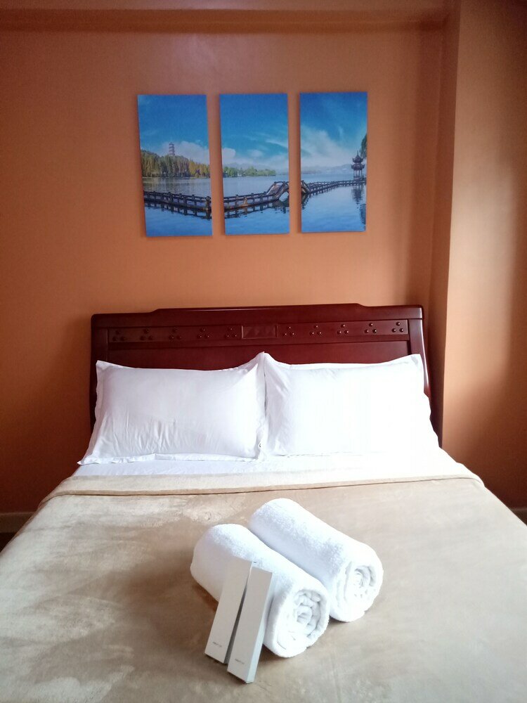 Фото Forbes Park Area Bgc